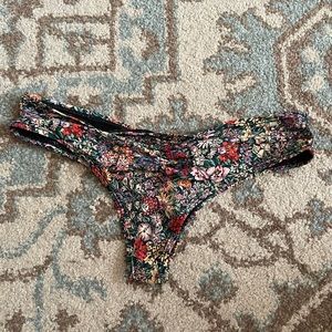 montce bikini bottom. s. floral
